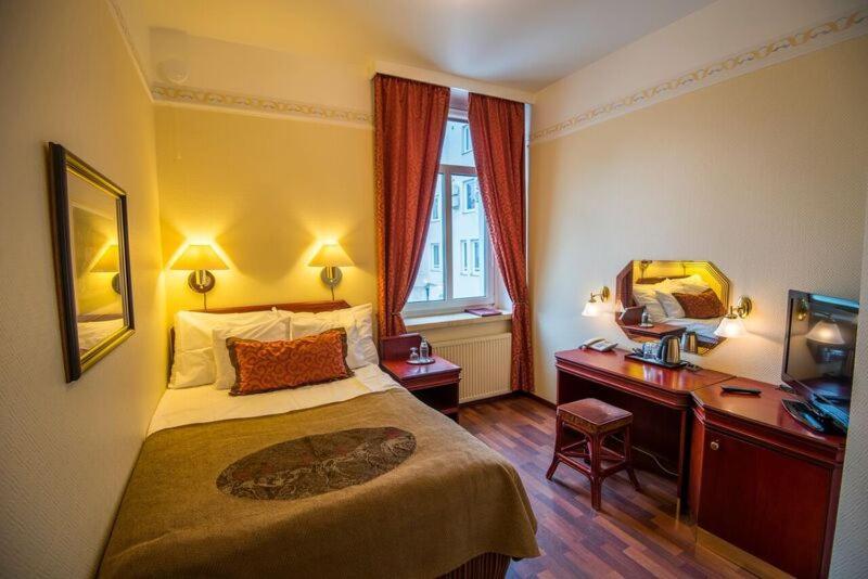 Hotel Astor Vaasa Esterno foto