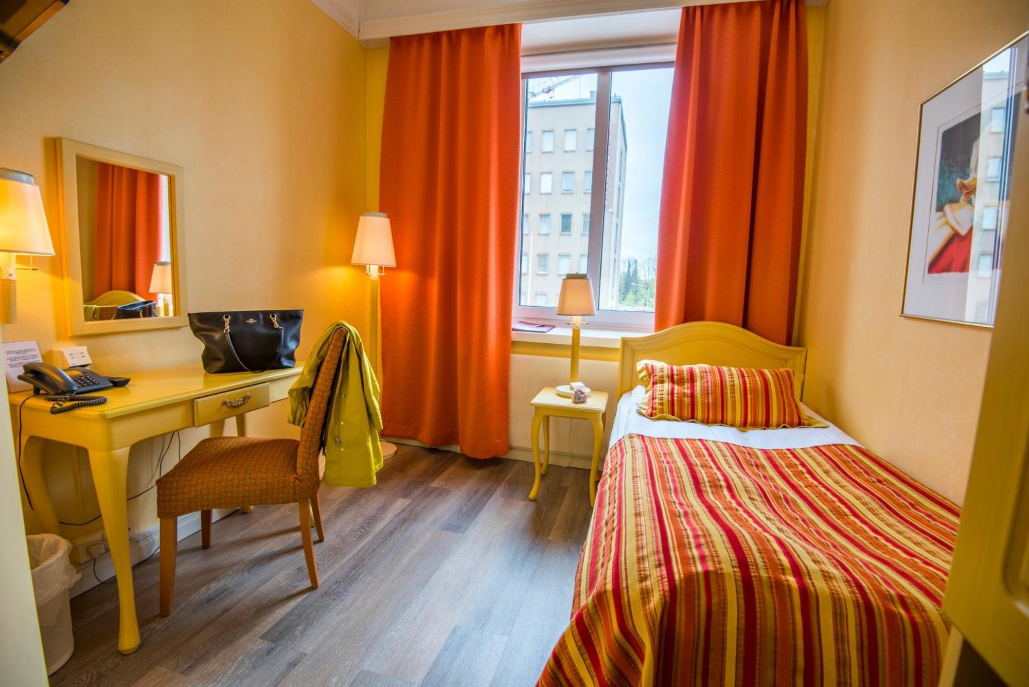 Hotel Astor Vaasa Esterno foto