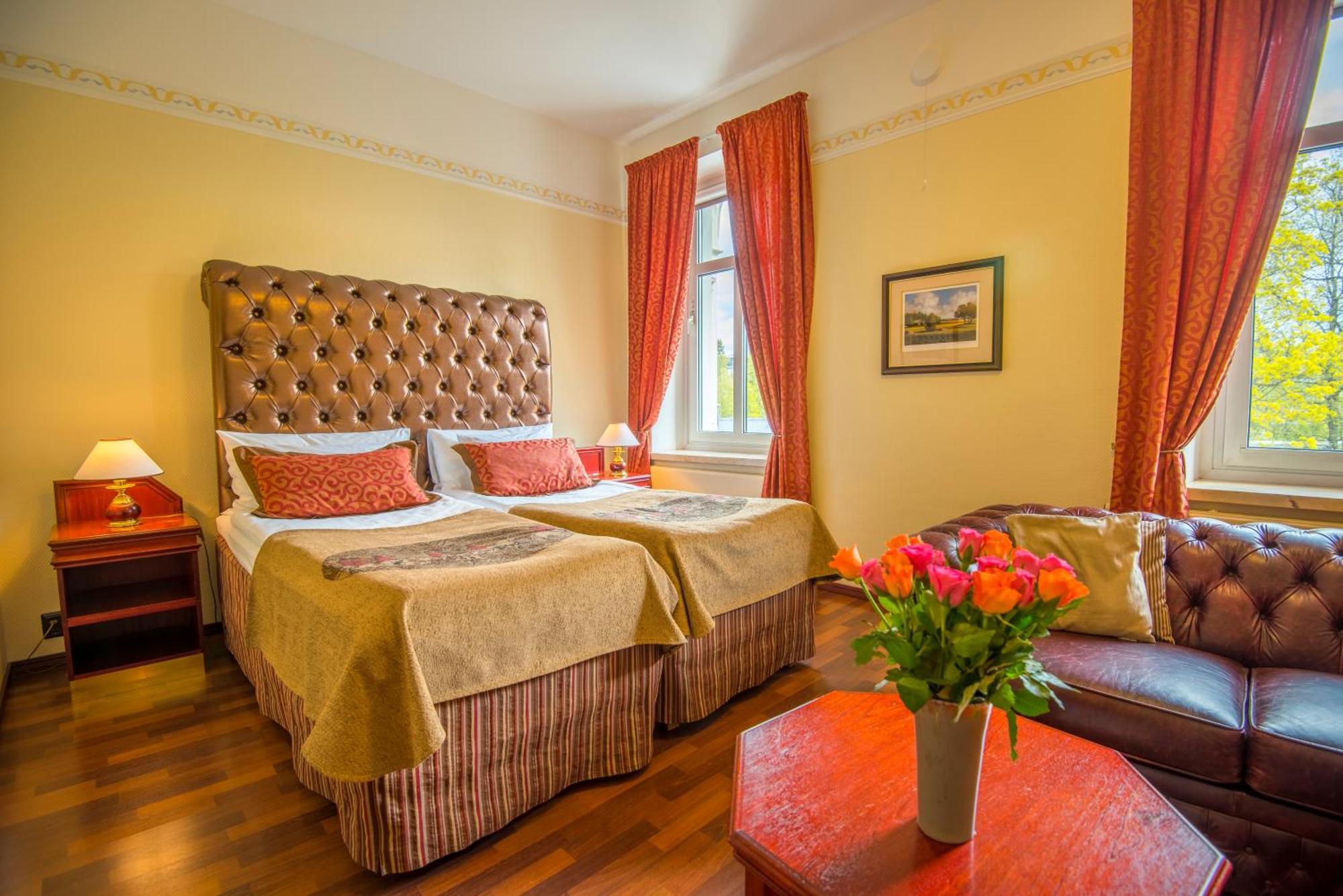 Hotel Astor Vaasa Esterno foto