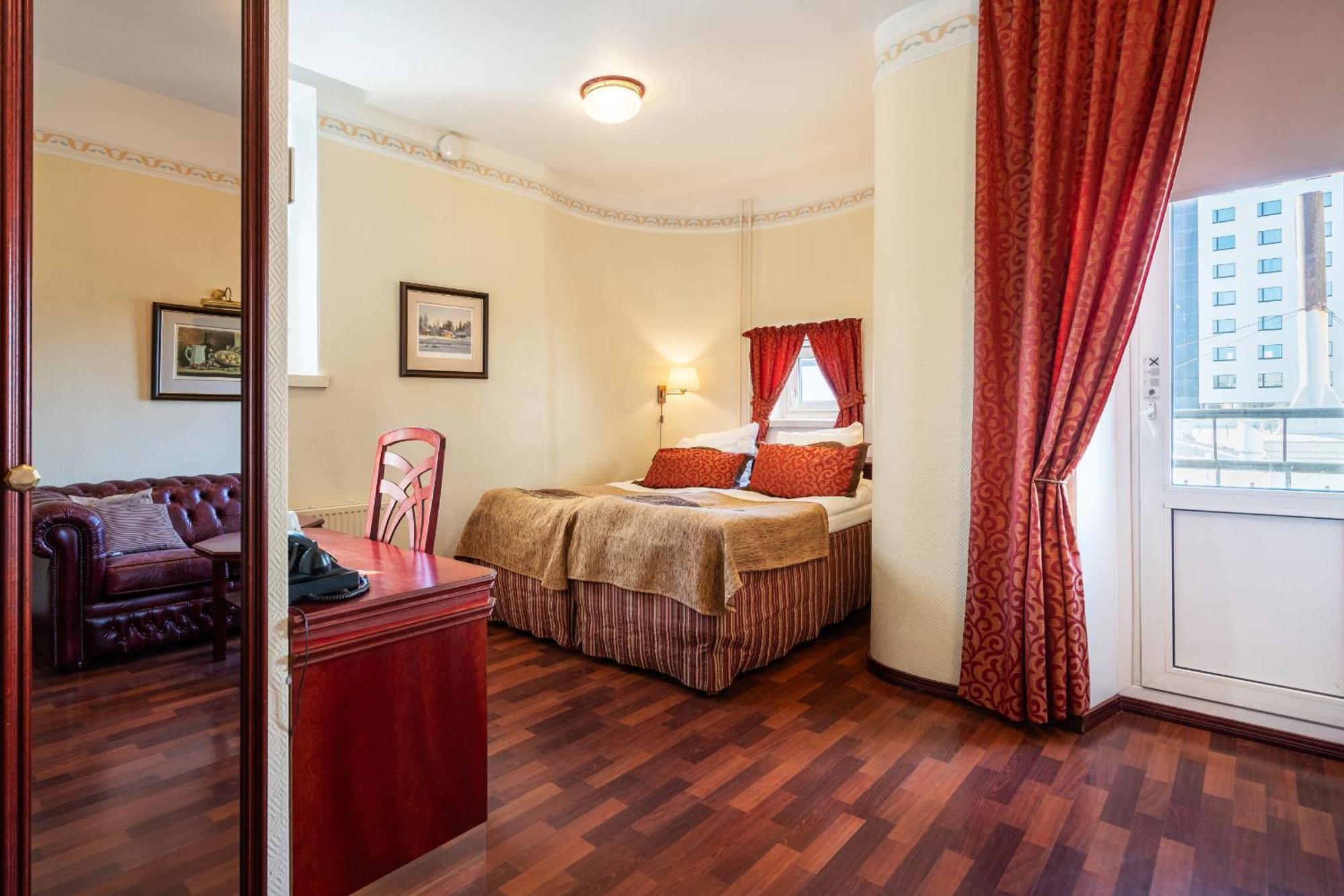 Hotel Astor Vaasa Esterno foto
